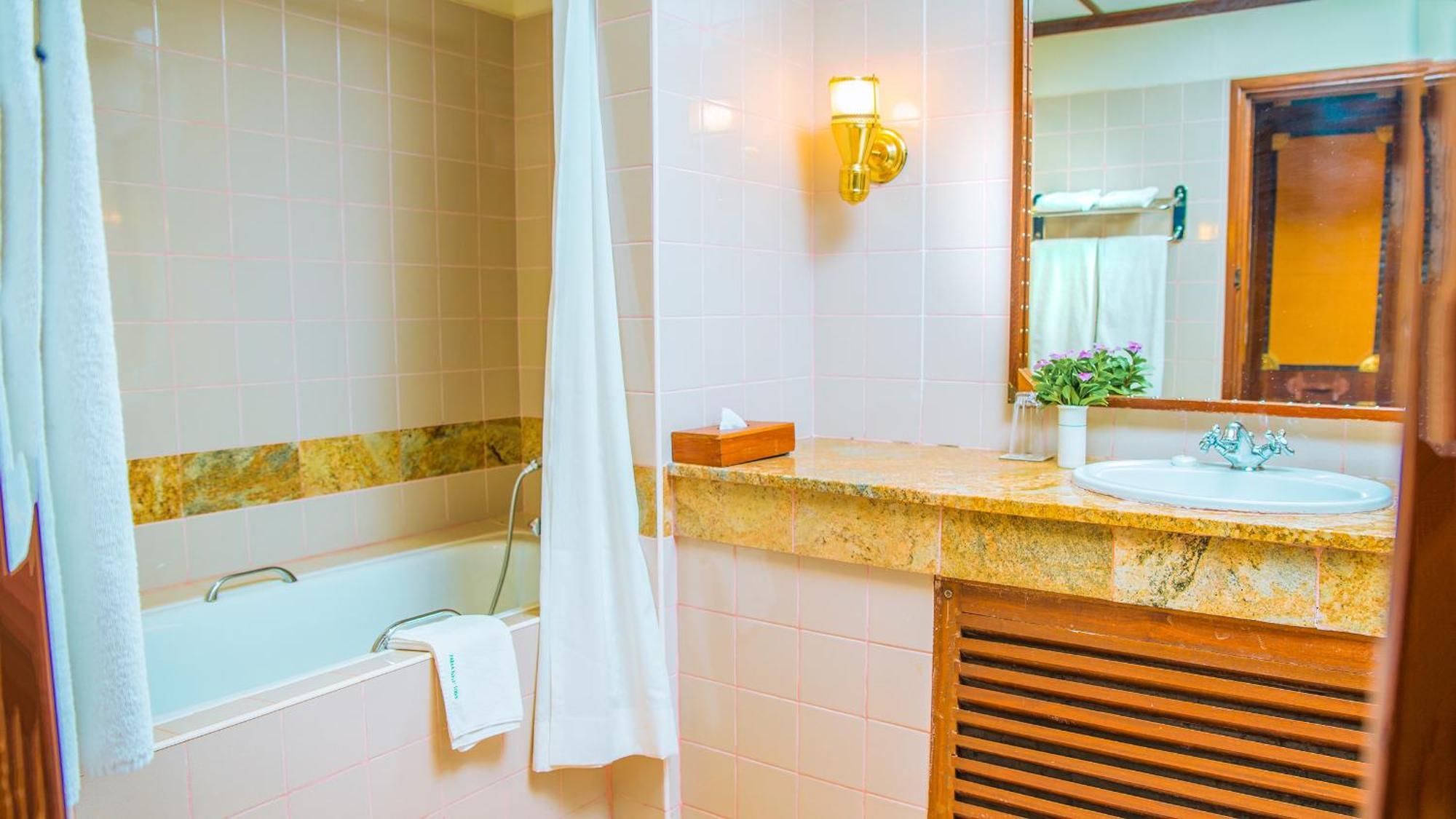 Paraa Safari Lodge エクステリア 写真